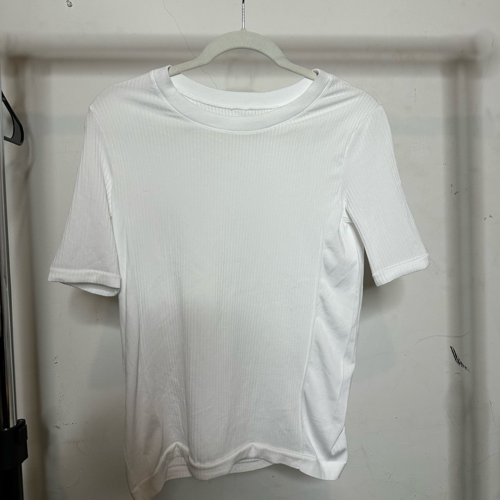NWOT Athleta White tee size medium